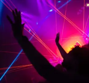 BRÜT + CircuitMom = ZENTRØ