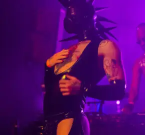 BRÜT + CircuitMom = ZENTRØ