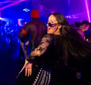 BRÜT + CircuitMom = ZENTRØ