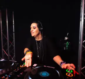 BRÜT + CircuitMom = ZENTRØ