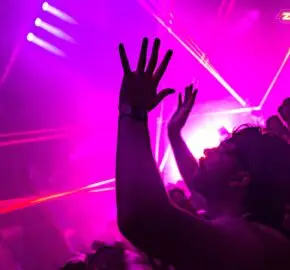 BRÜT + CircuitMom = ZENTRØ